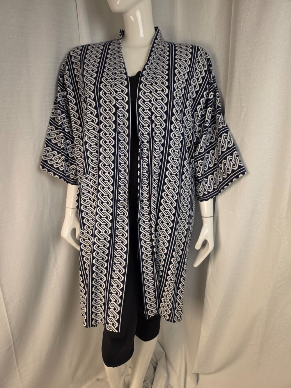 Joli Japanese Lightweight 100% Cotton Kimono in Navy/White Size 42